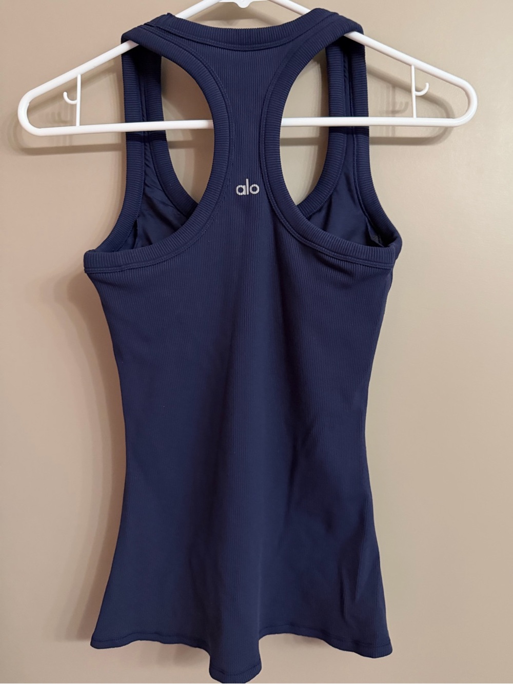 Alo Rib Support Tank Top - Picture 3 of 4